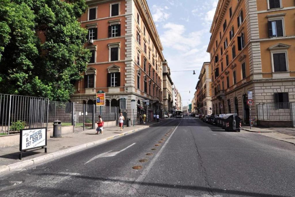 Flatinrome Termini 2 Grande Appartamento Luminoso In Centro Exterior foto